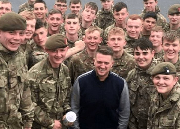 British Army Investigating Soldiers Who Posed for Photo with Tommy Robinson